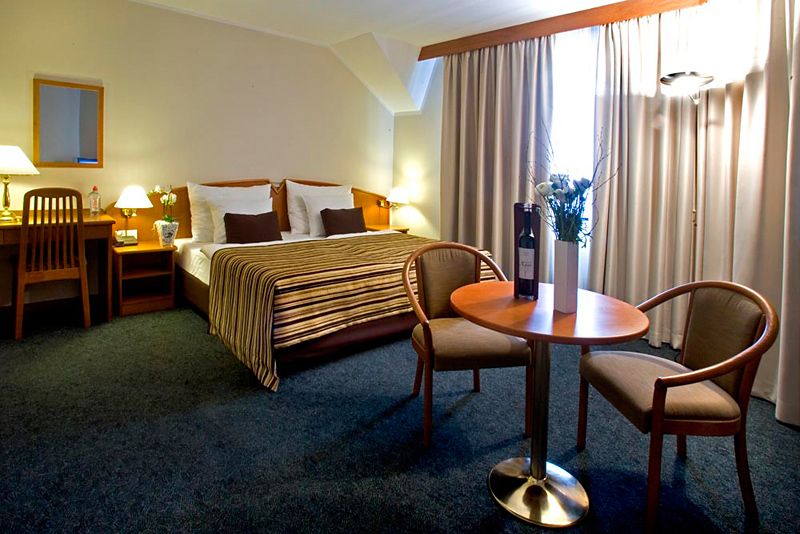 Parkside Plaza Alta Hotel deal