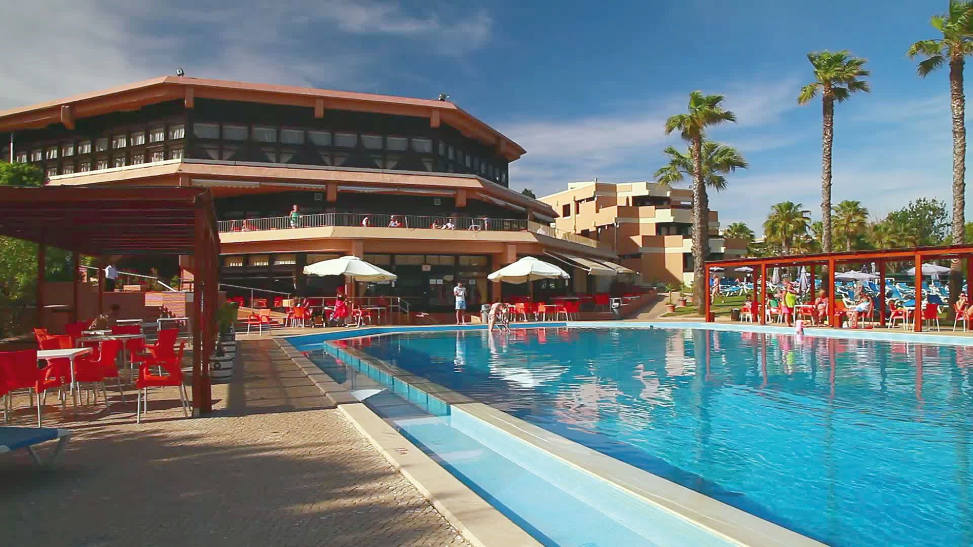 Auramar Beach Resort deal