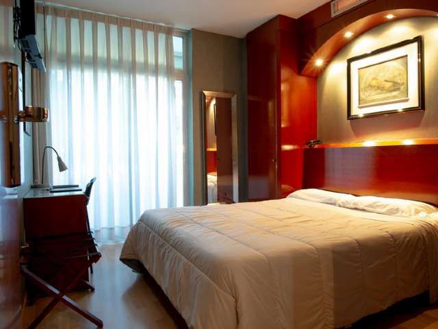 Hotel Villa de Barajas deal