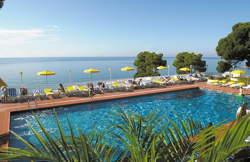 Hotel Roger De Flor By Seleqtta deal