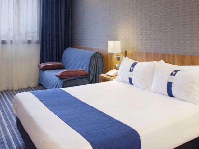 Holiday Inn Express Campo de Gibraltar - Barrios deal