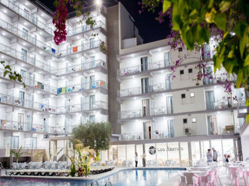 Hotel Los Álamos deal