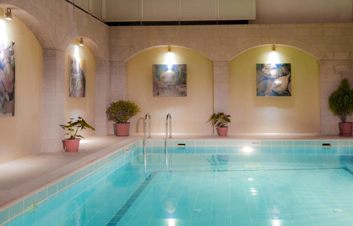 Alexandra Hotel deal