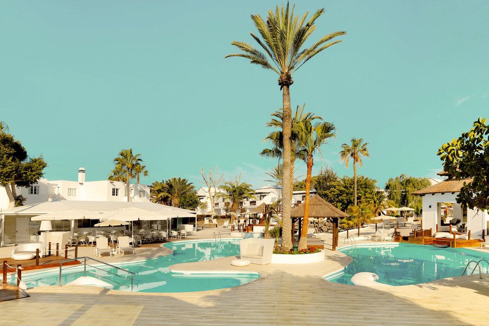 H10 White Suites deal