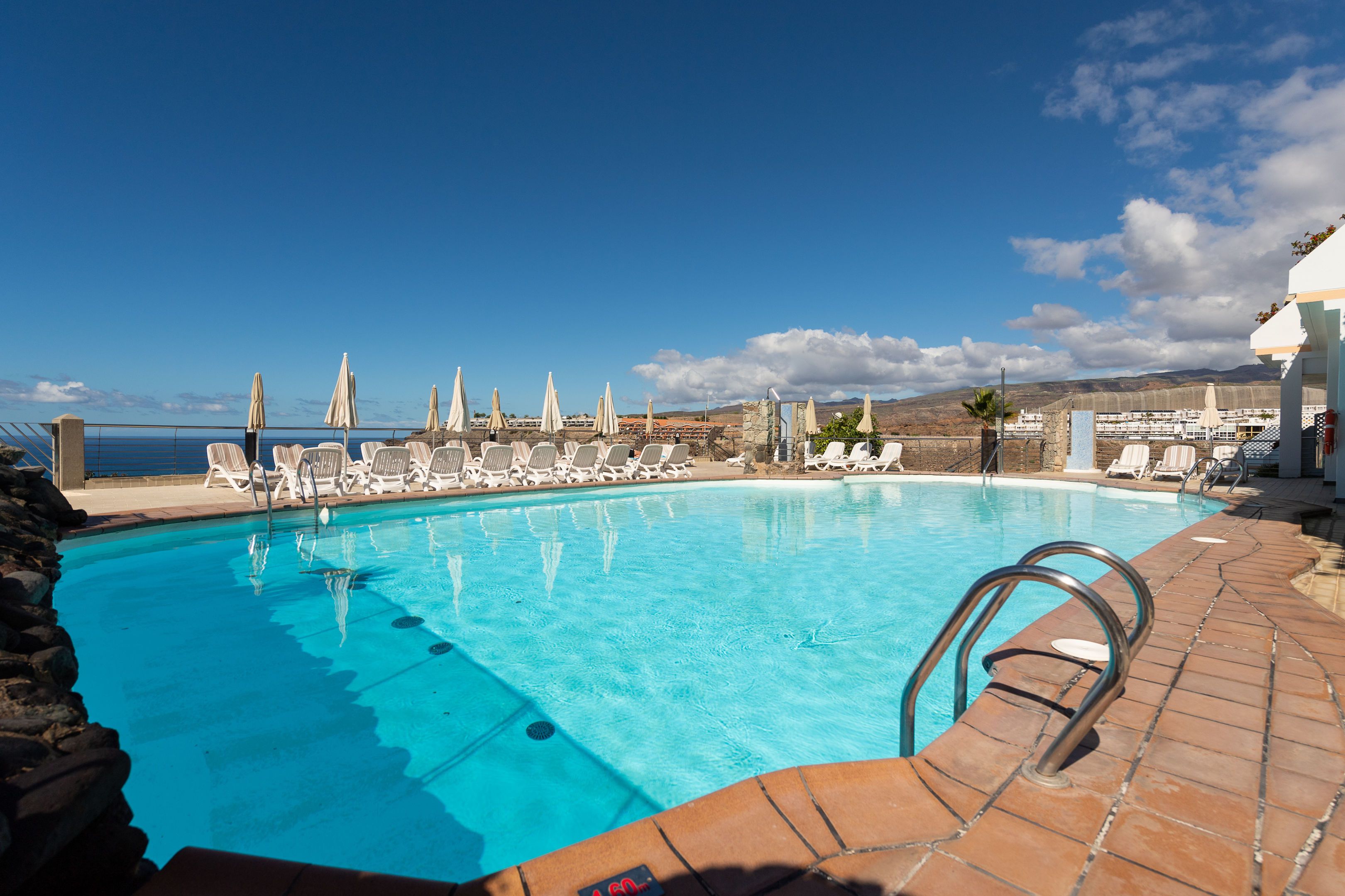 Holiday Club Jardin de Amadores deal