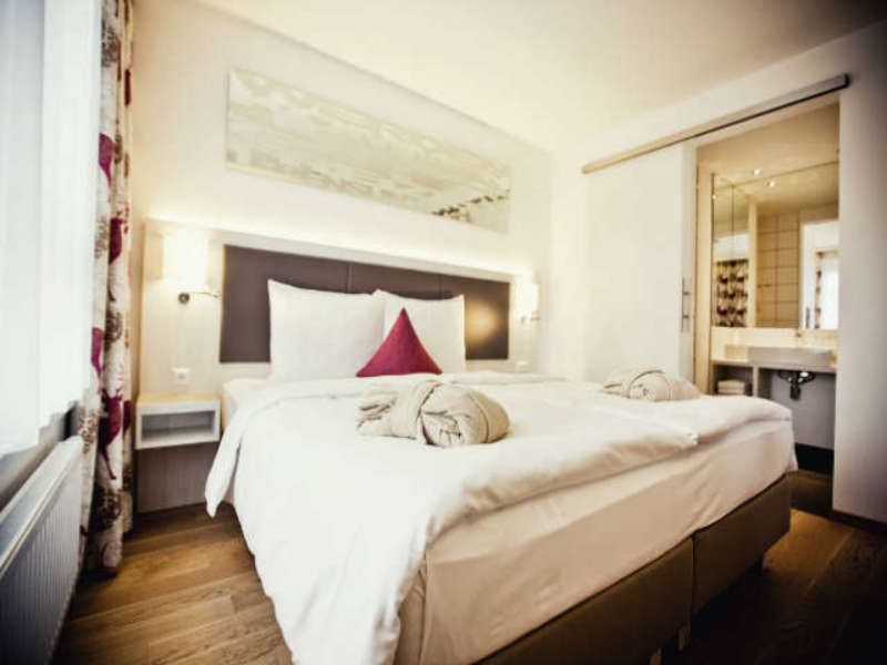 Hotel Zeitgeist deal