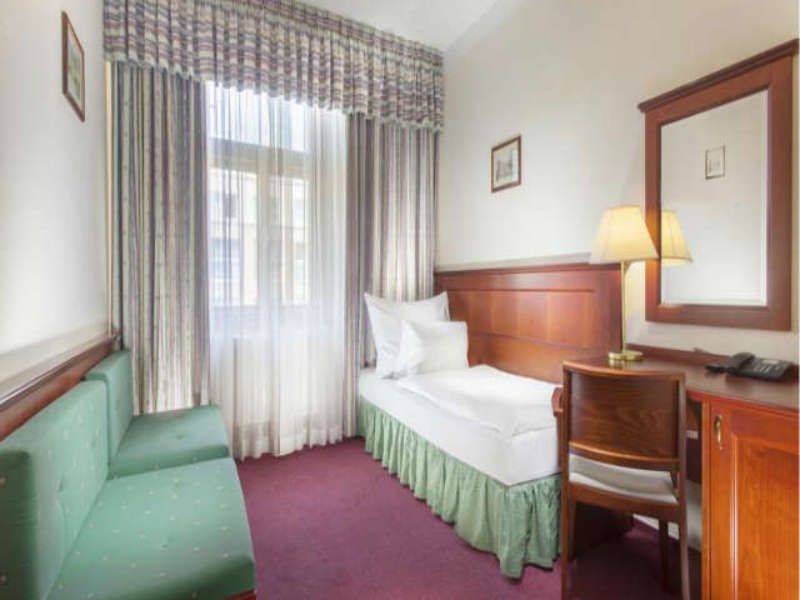 Hotel Lunik deal