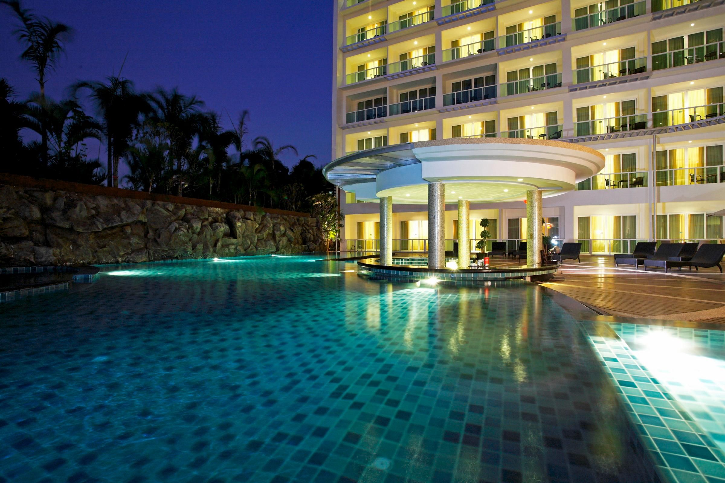 Centara Nova Hotel & Spa Pattaya deal