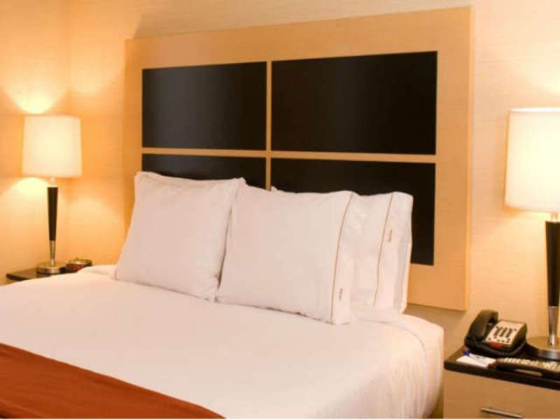 Holiday Inn Express New York City-Wall Street deal