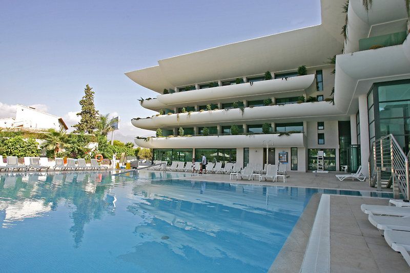 Deloix Aqua Center deal