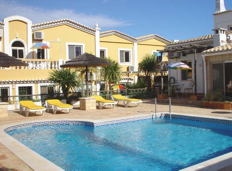 Villas D. Dinis deal